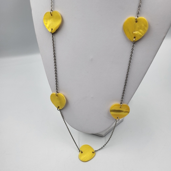 Yellow Heart w/ Silver Chain - Picture 3 of 9
